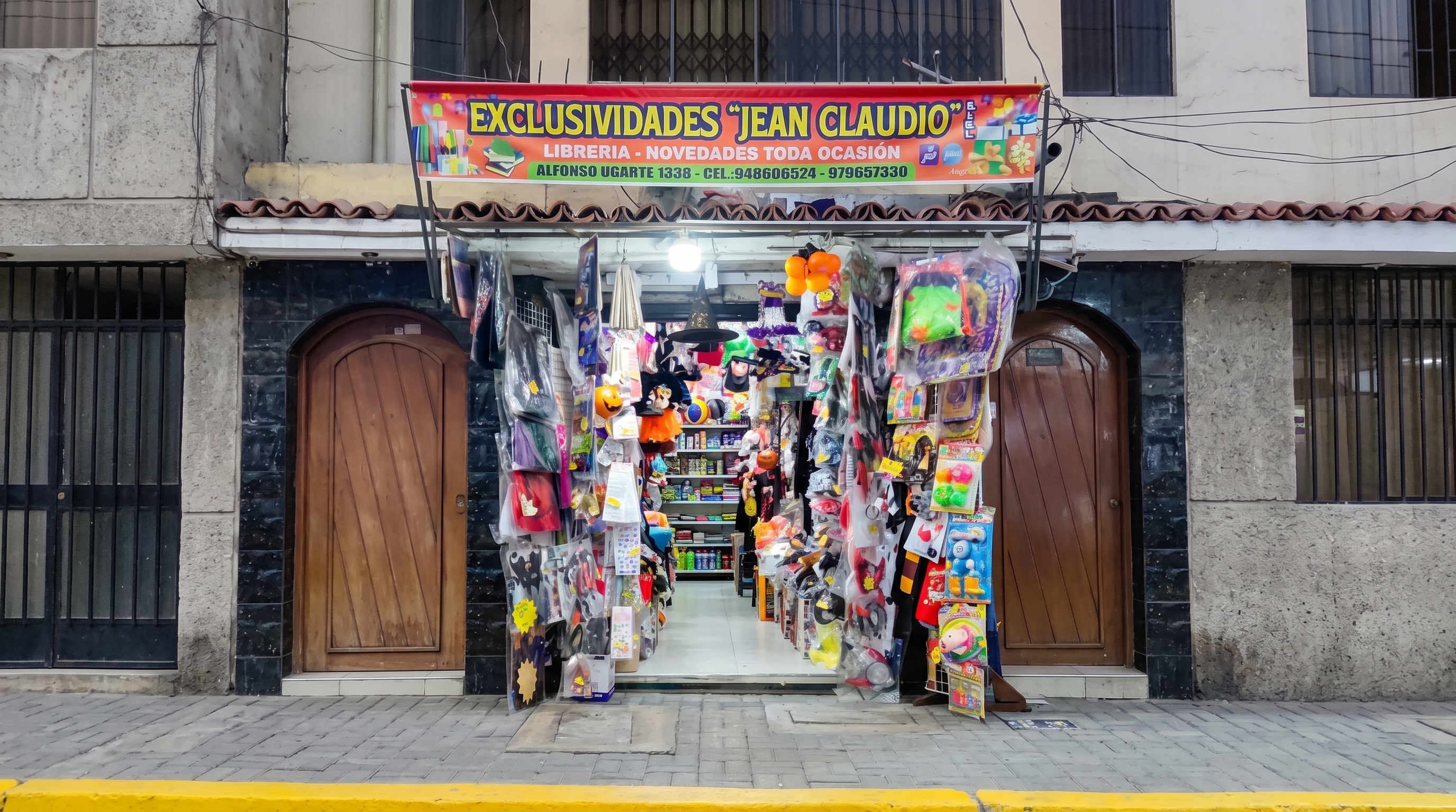 Fachada de tienda física Exclusividades Jean Claudio en Chiclayo